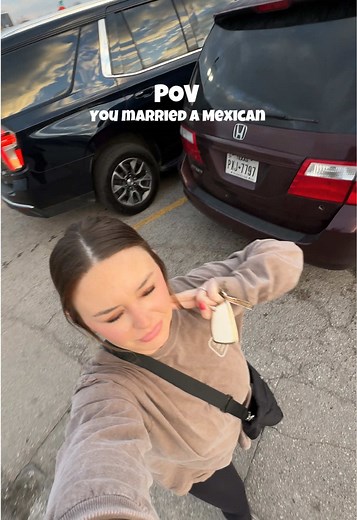 & thats on me being cultured af🌮🌯🍺🥑🤣💙 . #momtok #momsoftikok #momlife #husbandandwife #houston #mexicanfood