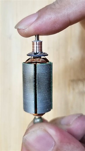 리트고 DIY | Simple DIY Trick to Fix a DC Motor 🔧 A broken 395 DC motor revived with just a simple commutator cleaning! Instead of throwing it away,... | Instagram