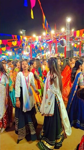 Gujarati Dandiya Night 2025 | Vadodara Navratri Festival | #navratri #garba #shorts