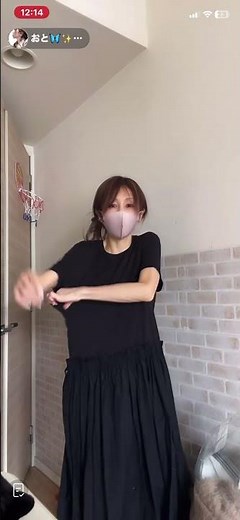 【着替え中に丸見え】YOU似の言われる女性のパンチラ#パンチラ#live #放送事故 #tiktok #ライブ配信