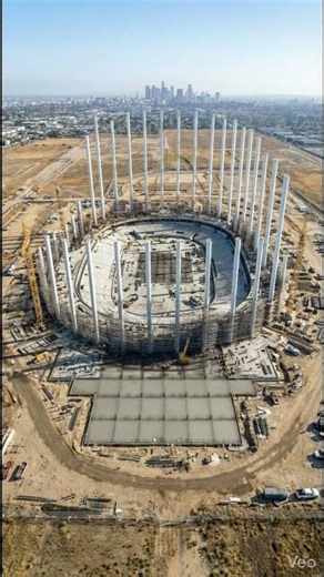From Dirt to Dome: SoFi Stadium’s Incredible Transformation! 🏟️✨