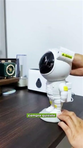 Proyector astronauta en Lima: Ilumina tu habitación con galaxias y estrellas 🚀