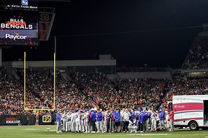 Doctors weigh in on Bills' Damar Hamlin's injury