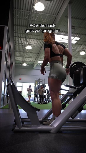 #fitness #gymtok #girlswholift #bodybuilding #wellnesscompetitor #legday #quads #hacksquat