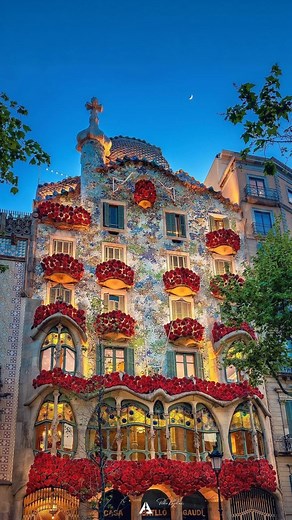 Architecture & Design on Instagram: "Antoni Gaudí, born in 1852 in Spain, was a pioneering architect known for his unique, nature-inspired designs. His work, primarily in #Barcelona, features organic shapes, vibrant colors, and intricate details. Key projects include the still-unfinished Sagrada Família, the whimsical Park Güell, and the innovative Casa Batlló and Casa Vicens. Gaudí’s distinctive blend of Gothic and Art Nouveau styles has left a lasting impact on modern architecture. He passed a