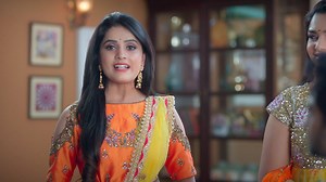 1.5K views · 22 reactions | మీ కుటుంబం అంతటికీ వినోదాన్నందించే వారినే ఎన్నుకోండి. సకుటుంబానికీ వినోదాన్నందించే ఏకైక నెట్ వర్క్ - ZEE కుటుంబం మాట వినండి .. ZEE ని ఎన్నుకోండి !! #SurelyChoose | Zee Cinemalu | Facebook