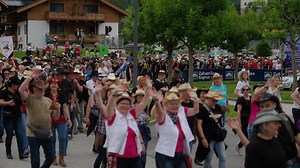 Howdy 🤠 The best of the LineDance AlpFestival 2023 in one video.💙🤠 Sit back and enjoy the impressions of the weekend. We are already looking forward to next year. Save the date now. 👉 06.06. - 09.06.2024 #zellamseekaprun | Zell am See-Kaprun