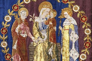 On the first Sunday of Christmas, the Reverend Amanda Bourne reflects on the meaning of the young Jesus' teaching in the temple. You can watch the full reflection at: https://youtu.be/hxr-7HDX1vg | Westminster Abbey