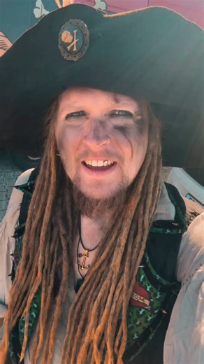 6.3K views · 190 reactions | Helft uns mit der Setliste für die S.O.S. Tour  Haut mal raus: Welche Songs dürfen auf einem Pulveraffen Konzert definitiv nicht fehlen?  #pulveraffen #tour #sos #setlist #songs #band | Mr. Hurley & Die Pulveraffen | Facebook