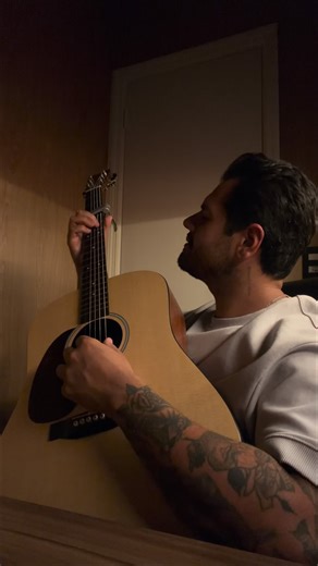 Guilherme Baptista on Instagram: "O medley perfeito existe 😭 O fogo arderá + Jesus, meu primeiro amor 🔥"