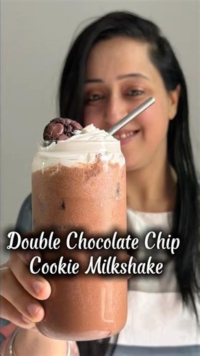 How to make Double Chocolate Chip Cookie Milkshake Recipe | Summer Drinks #recipe #shortsfeed