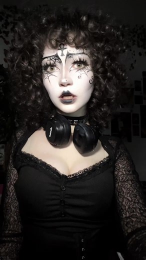 Exploring Goth Makeup Trends
