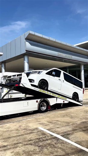 รถตู้พรีเมียมสายแต่ง กับ โตโยต้า มาเจสตี้ พรีเมียม