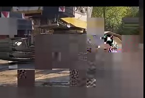 148K views · 821 reactions | En déplaçant une structure à l'aide d'une grue, la charge entraîne le tout vers une chute impressionnante. | La SST sans censure | Facebook