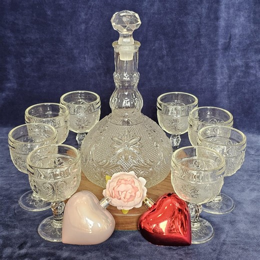 Indiana Glass Tiara Exclusives Clear Sandwich Pattern Decanter and 8 Cordial Glasses - Etsy