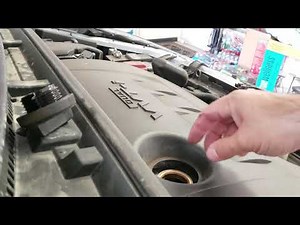 Oil Change 101: A Comprehensive Guide to DIY Oil Change for Beginners! 🚗💡