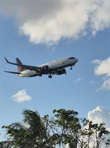 magnifique passage de air canada en final en Martinique⚘️. #aviation #aircanada #plane #airport #boeing