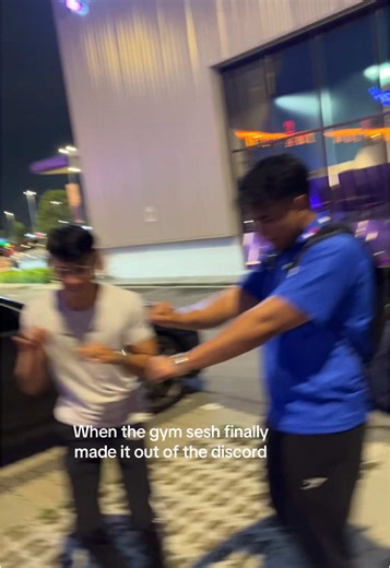 "Weh esok ah penat ah" "pickup aku please"