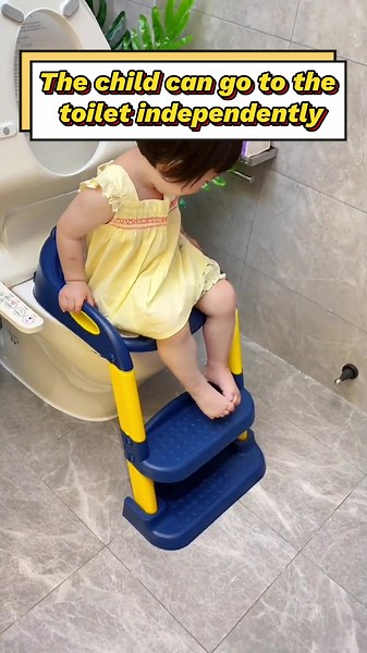 The baby can now go to the toilet independently🥰#baby #foryou #babyproducts#momlife#newborn#babyessentials#parentingtips#babycare#babyshower#musthaves#babygear#cutebabies