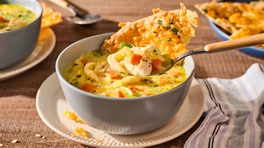 Ree Drummond's Chicken Pot Pot Pie Soup Is Perfect For A Winter Weekend