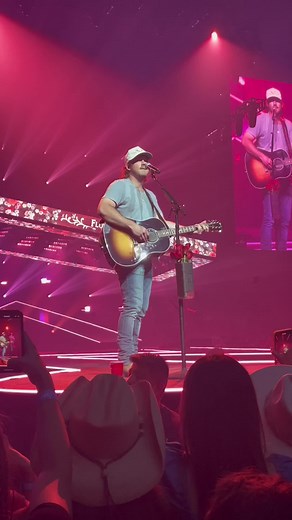 Morgan Wallen Live Performance of Flower Shops