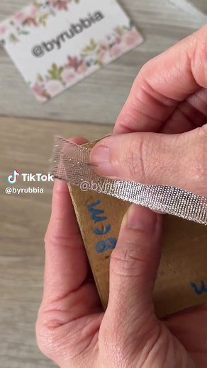 Cute Ribbon Bow DIY Trick for Gift Wrapping