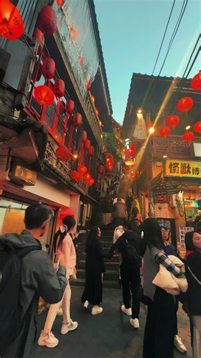 Exploring Jiufen Old Street in Taiwan