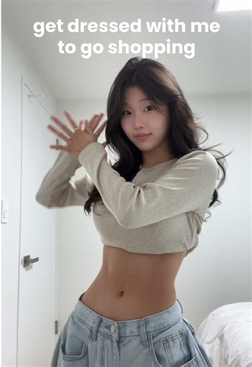 can you tell im starting to run out of clothes.. packed to light #dance #trend #ootd #outfitinspo #korea