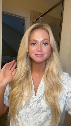 DIY Blonde Root Touch-Up Tutorial at Home