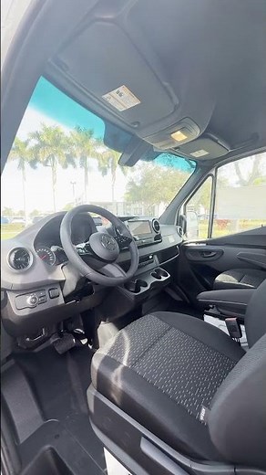 Mercedes-Benz Sprinter 2500 | Mercedes-Benz of Naples