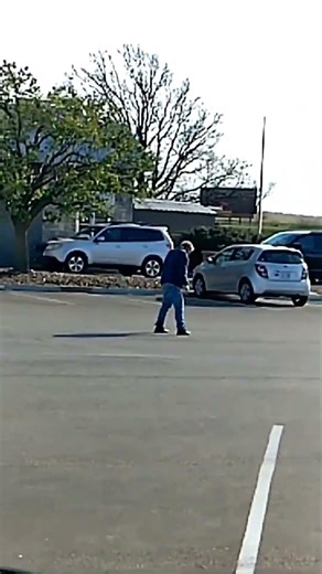 short - a drunk man 🥴😱 - #дальнобой #dashcam