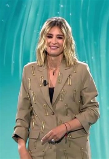 ¡Ya tenemos fecha para #LaIslaDeLasTentaciones10! 🔥La sombra de la tentación llega el próximo lunes 13, martes y miércoles a las 21:45h, estreno en Telecinco