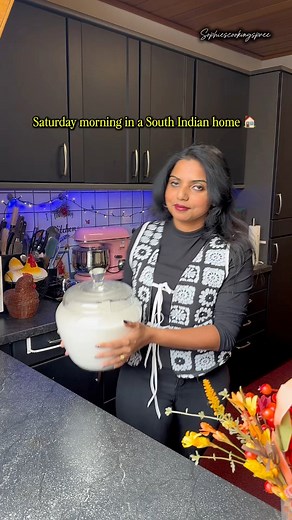 Mini Podi Idlis for the win! Soft mini idlis tossed in ghee and spicy idli podi – the ultimate South Indian breakfast comfort food. Saturday morning in a South Indian home. Batter perfectly fermented, and the first batch of hot podi idlis getting ready. ✨ [mini podi idli recipe, South Indian breakfast, idli podi, ghee idli, how to make mini idlis, lunchbox idli, travel-friendly breakfast, healthy Indian breakfast] #idli #southindianfood #breakfast #podiidli #reelsinstagram | sophiescookingspree
