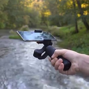 I like how nice and compact the #Zhiyun #SmoothQ2 is, but how does it perform? Learn more: http://bit.ly/SmoothQ2Website --- Credit: Techline | Zhiyun-Tech