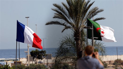 L’Algérie adopte une loi criminalisant la colonisation française, Paris regrette « une initiative hostile »