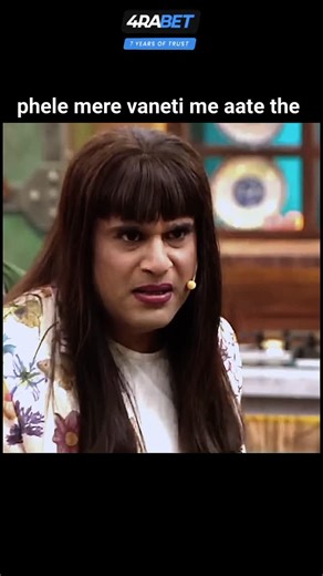 🇮🇳❤️ on Instagram: "#nexaakk 日本利用压电瓷砖将人们的脚步转化为电能。 这些瓷砖能够捕捉你脚步产生的动能。 当你行走时，你的体重和动作会对瓷砖产生压力。 瓷砖会轻微弯曲，产生机械应力。 瓷砖内部的压电材料会将这种应力转化为电能。 每一步都会产生少量电荷，数百万步加在一起，就能产生足够的电力来驱动 LED 灯、数字显示屏和传感器。 在像涩谷车站这样人流密集的地方，每天大约 240 万步都在为这个系统做贡献。 这些电力可以储存起来或立即使用，从而减少对传统能源的依赖，并支持可持续的城市基础设施。 这种方法把日常的动作转化为实用的可再生能源。 #日本 #知识 #事实 #你知道吗 #推荐 #科技 #创新 #历史 #技术 #实验 #热门短剧推荐"