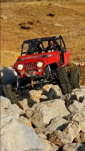 Jeep CJ7 Rock crawling