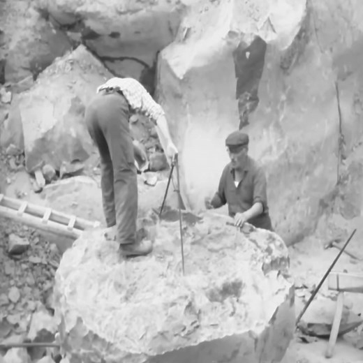 Making a millstone by hand | Stutteri Horskilde
