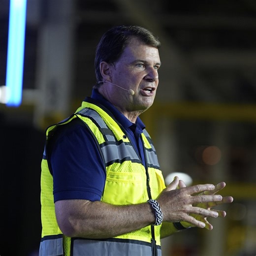 福特对廉价中国电动汽车的回应始于一款3万美元的电动皮卡