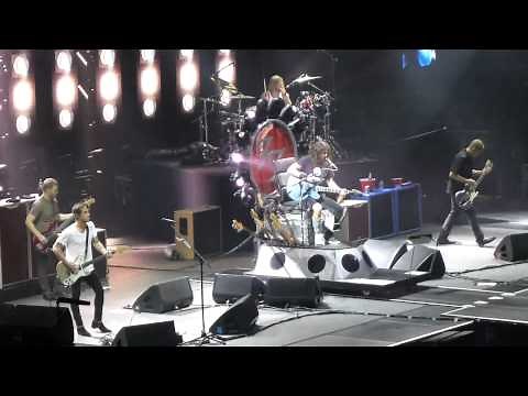 Foo Fighters, “Summer of '69“ (cover) Rogers Arena Van. BC. Sept. 2015
