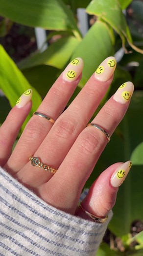 Happy Face Smiley Nails: Nail Art Inspiration and Design Ideas