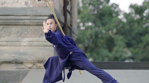 Wudang kung fu is one of the three major Chinese martial arts, along with Emei kung fu and Shaolin kung fu. Huang Zihao is a coach at the Wudang Taoist Traditional Kungfu Academy. This video clip offers an insight into Wudang kung fu as Huang showcases his skills. #TheVibe #Talent | China Plus Culture