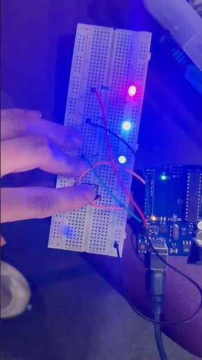 LED BLINKER, Button PHYSICAL COMPUTING