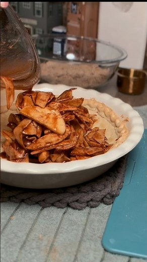 🍎🍏Crumbly apple pie | A family favorite #baking #food #easyrecipe