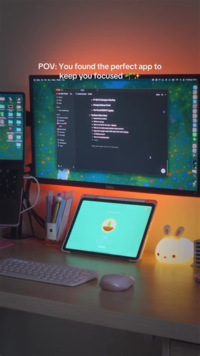 Back to work from my holiday and nothing beats the Forest app to time my pomodoro sessions to get all my editing done 🌱🌲 #forest #forestapp #pomodoro #desksetup #editing