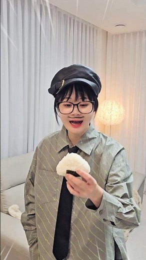 아빠 눈엔 안 보여🍙😂My dad just can’t see it #funny #TeamYELLOWHAT