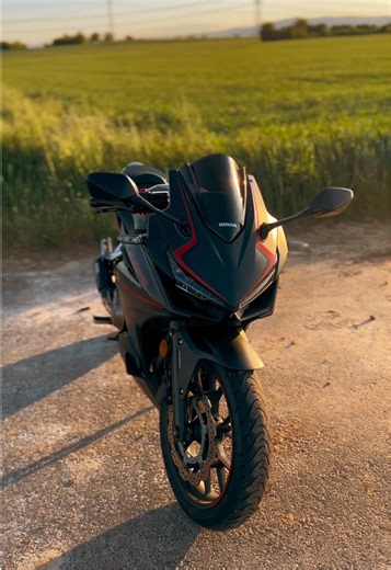 Emotional Bike Edits: Don’t You Cry Now