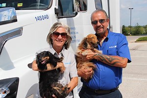 5.1K views · 79 reactions | Congratulations to Ron and Cindy Kapellusch from Planes Moving & Storage, Inc., Cincinnati, Ohio, United Van Lines' 2016 Logistics Van Operators of the Year. They earned the award for their outstanding customer service and safety ratings. | United Van Lines | Facebook