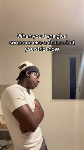 Den Sesayy on Instagram: "#relatable #funnyvideos #tlbexclusivee"