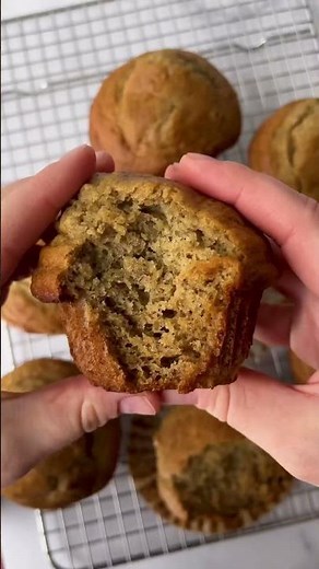 Healthy Banana Muffins! 🍌